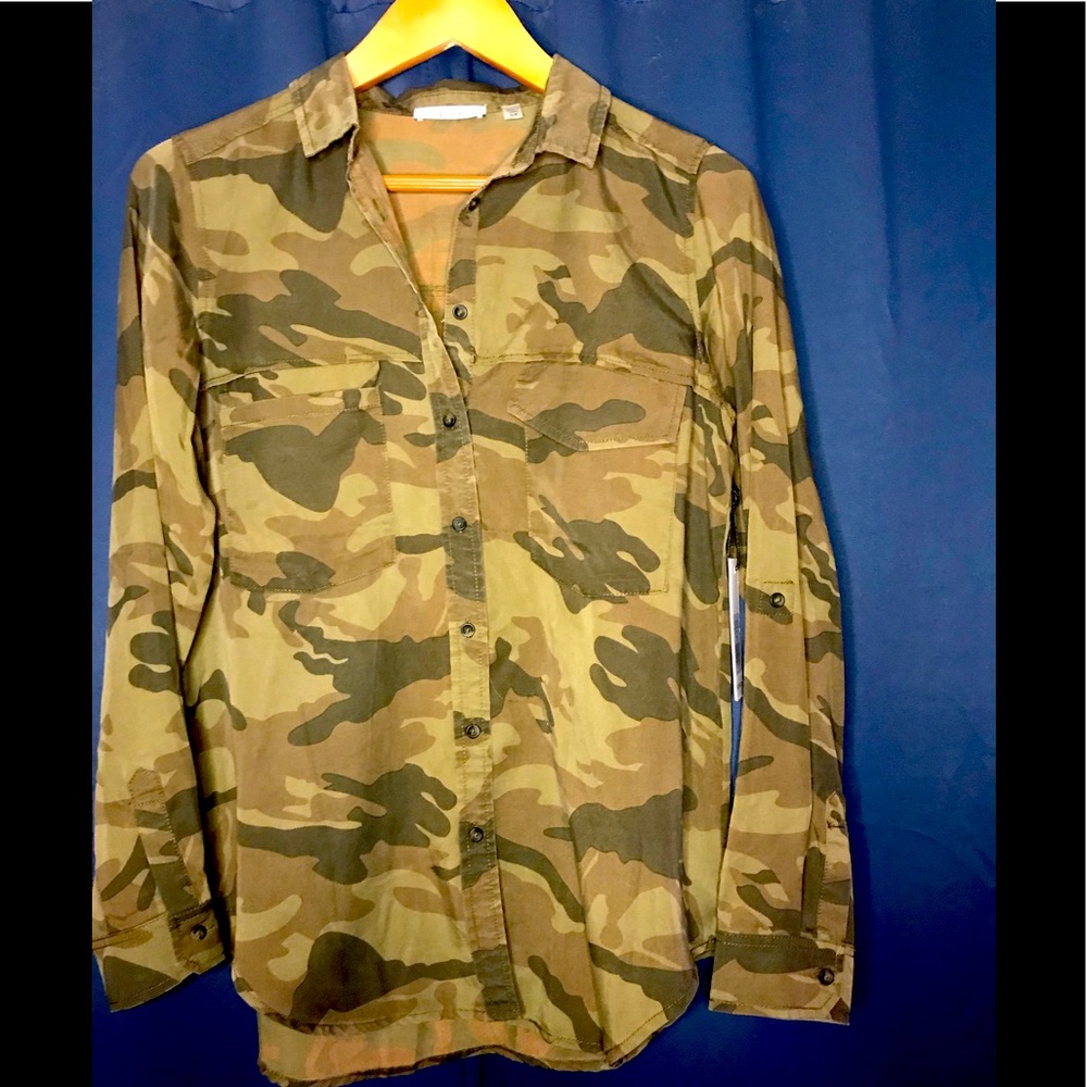 Dex clothing. Camouflage button up NWT